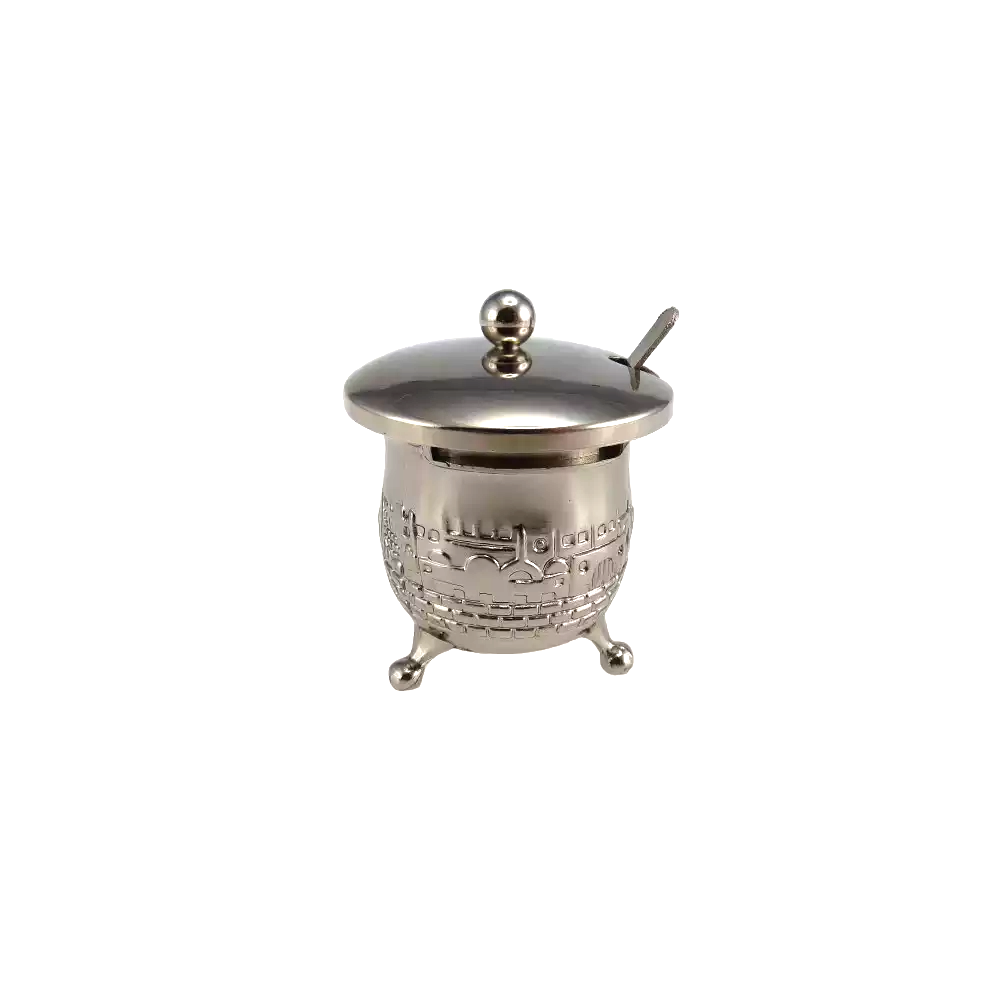 Salt shaker with lid