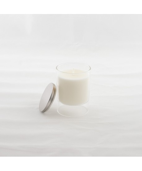 White candle musk scented 7x11.3cm