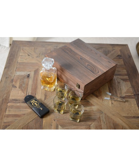 Poker set in black faux leather case 6x3x9cm