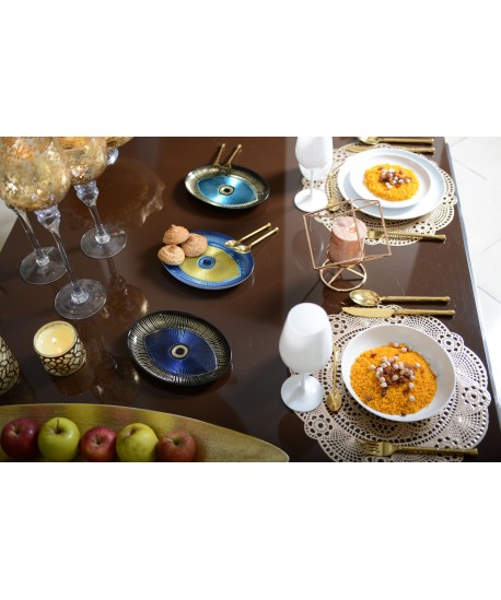 Light oval eye-shaped bowl