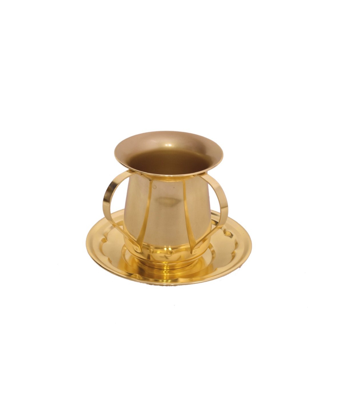 Keli with gold saucer