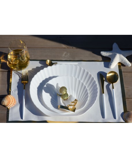 Disposable placemats 31.5x45cm white and gold roll of 32 pieces