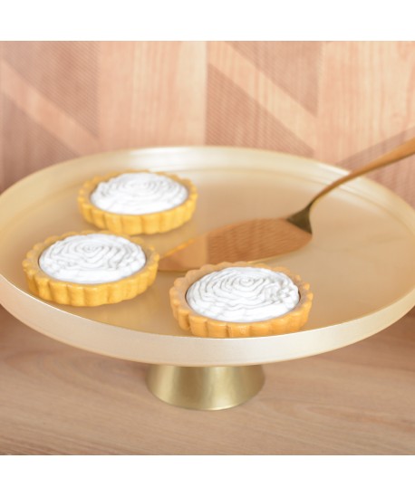 Plat à gâteaux vanille sur pied doré 21x21x8cm