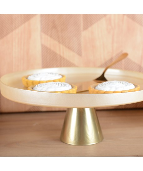 Plat à gâteaux vanille sur pied doré 21x21x8cm