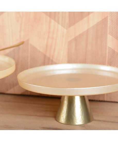 Plat à gâteaux vanille sur pied doré 21x21x8cm