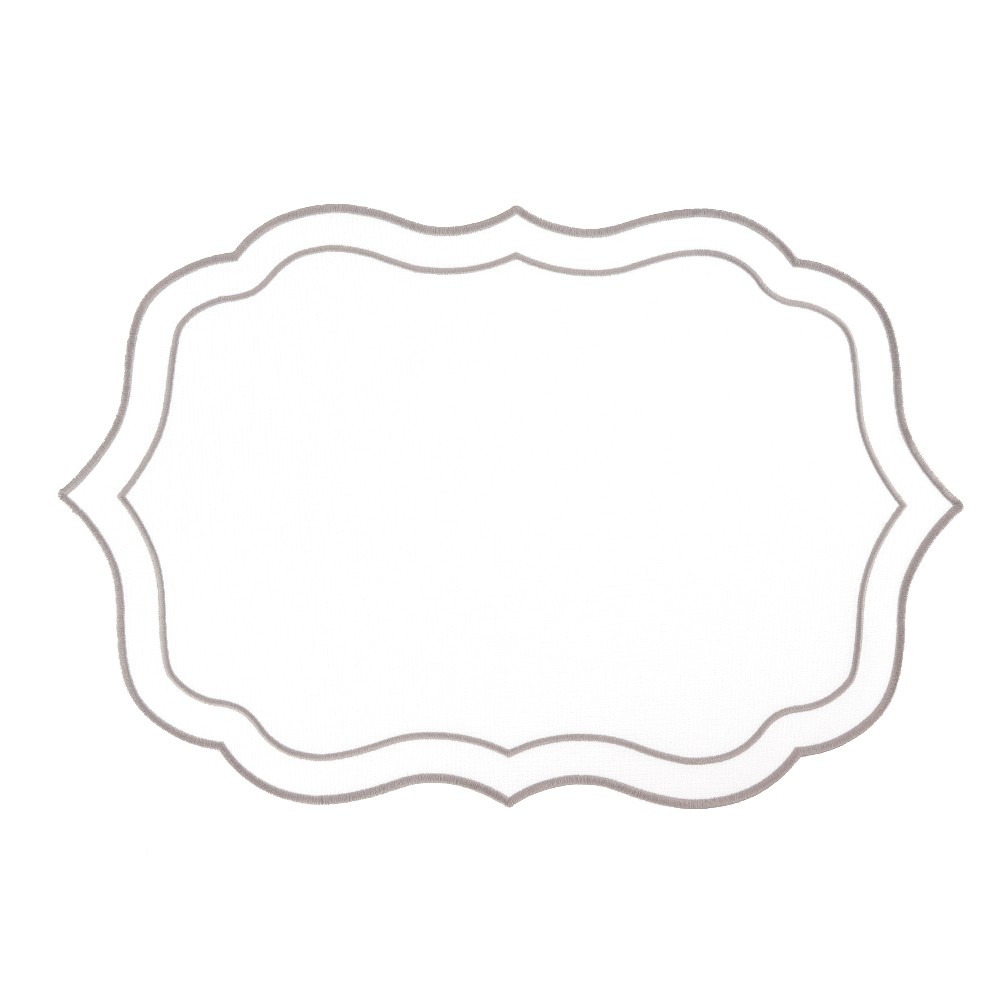 White and silver plate mat