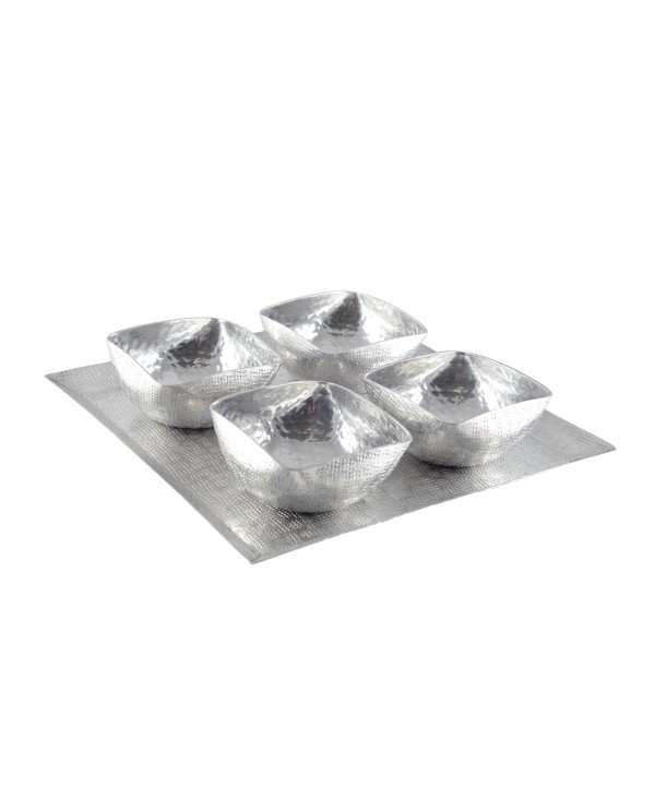 Set de 4 coupelles sur plateau en aluminium